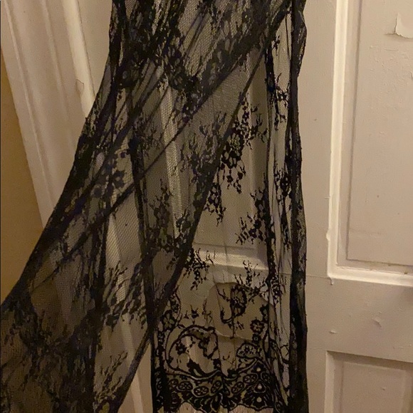 Forever 21 Lace Embroidered Top - Size S - NWT 😍 - Picture 3 of 3